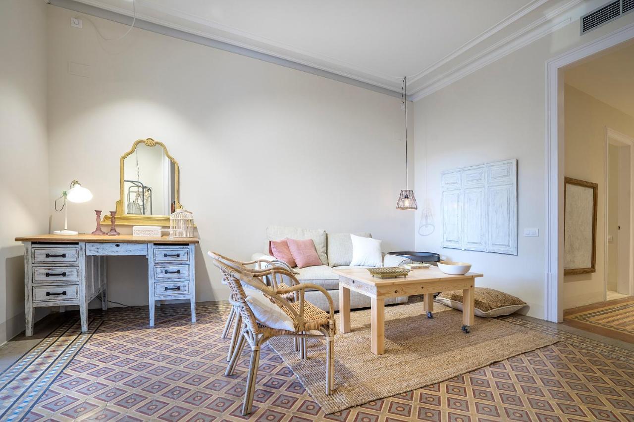 Friendly Rentals Gran Via Barcellona Esterno foto